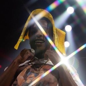 Meet your Posher, Saint